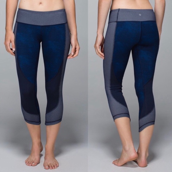 lululemon athletica Pants - Lululemon Wunder Under Crop Sashiko size 6 RARE